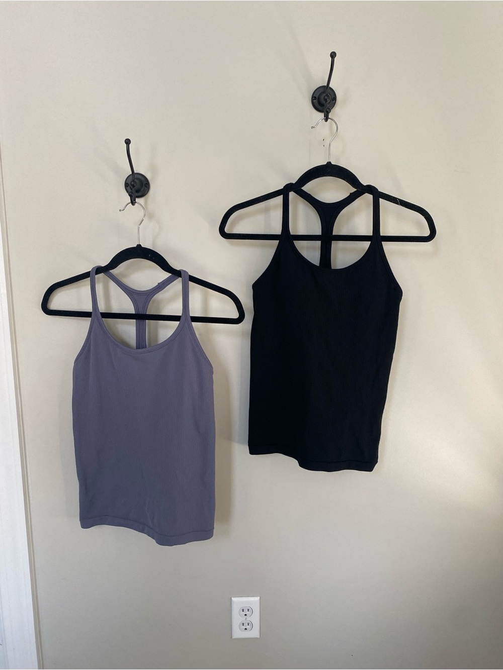Athleta Renew Ribbed Support Tank Bundle Duo Sz Small